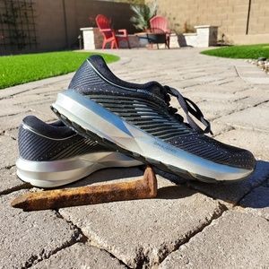Women's Brooks Levitate Running Shoes Size 6 M